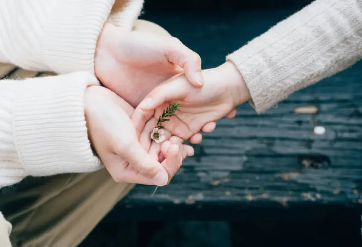 The invisible life of a promise and trust